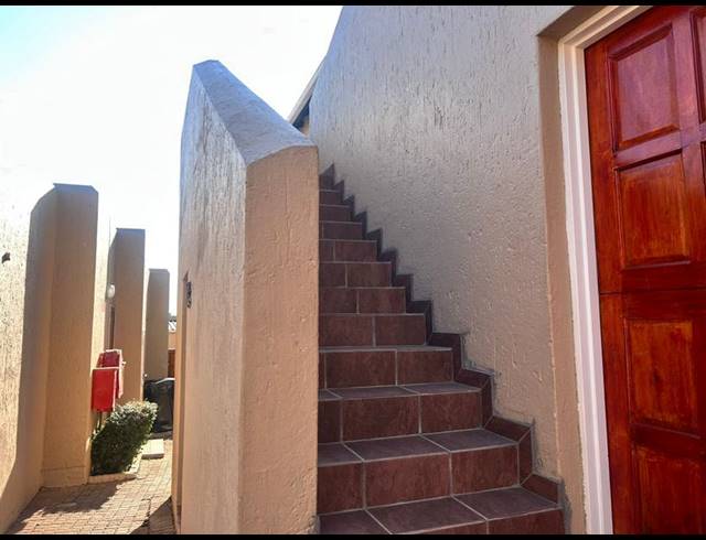 2 BEDROOM APARTMENT FOR SALE IN VORNA VALLEY